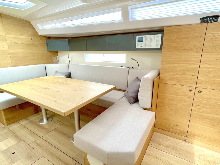 Sailboat hire in Pirovac - Elan Impression 45