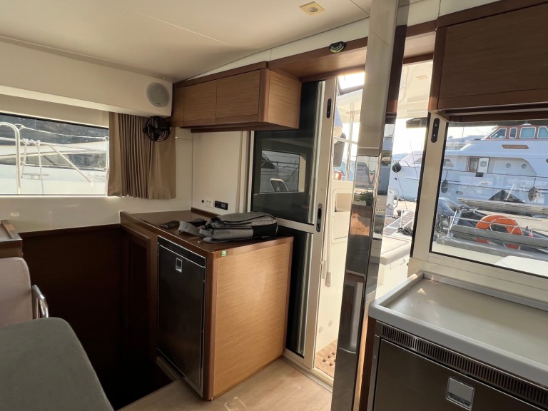 Yacht charter Alimos - Lagoon Lagoon 40 on SamBoat