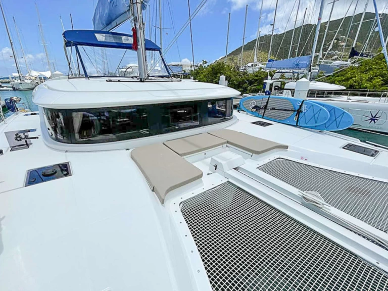 Charter a Lagoon OCEANS 8 in British Virgin Islands (BVI) on Samboat