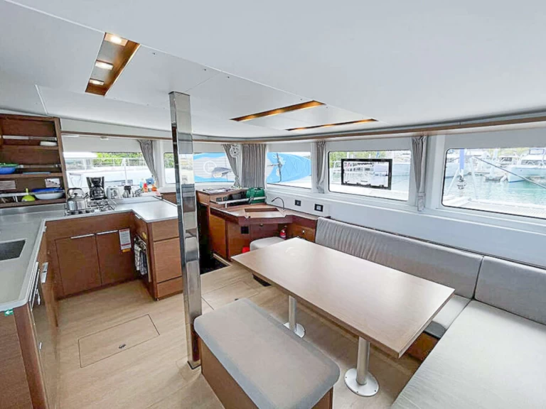 Hire Luxury Yacht with or without skipper Lagoon British Virgin Islands (BVI)