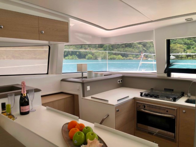 Catamaran hire in Piombino - Bali Bali 4.1