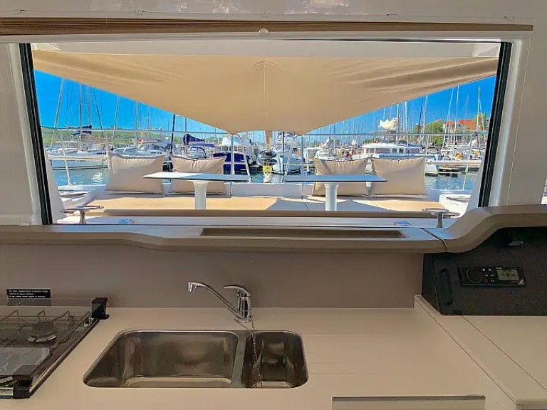 Hire Catamaran Bali with a boat licence