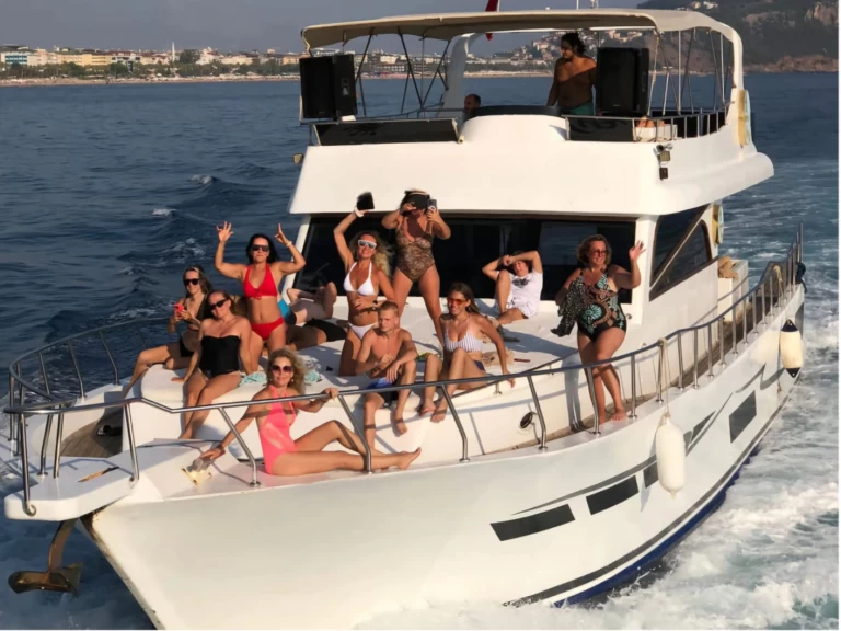 Luxury Yacht to hire Alanya at the best price