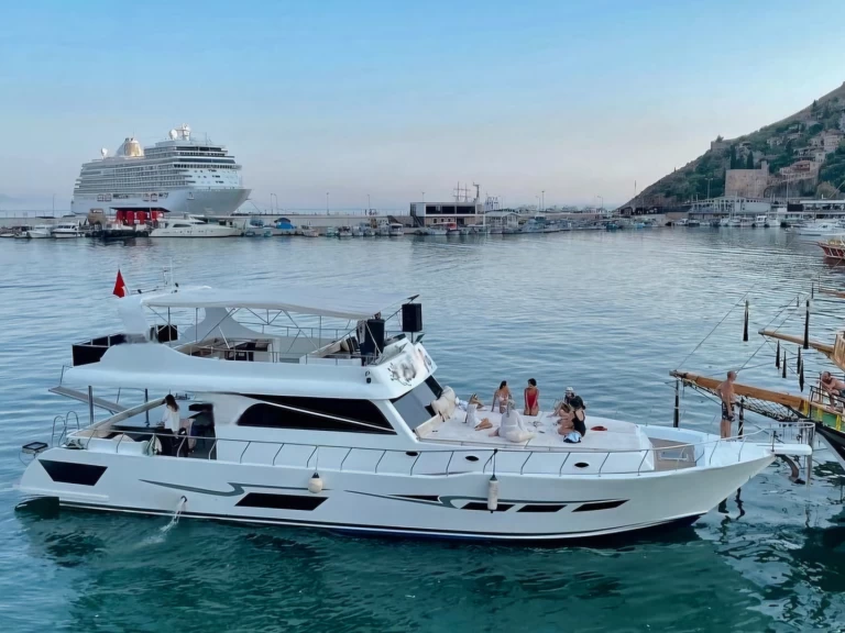 Hire Luxury Yacht with or without skipper Vip Alanya