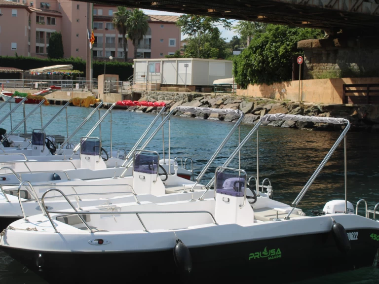 PRUSA MARINE TEKNE IMALAT PRUSA 450 charter bareboat or skippered in  Agay