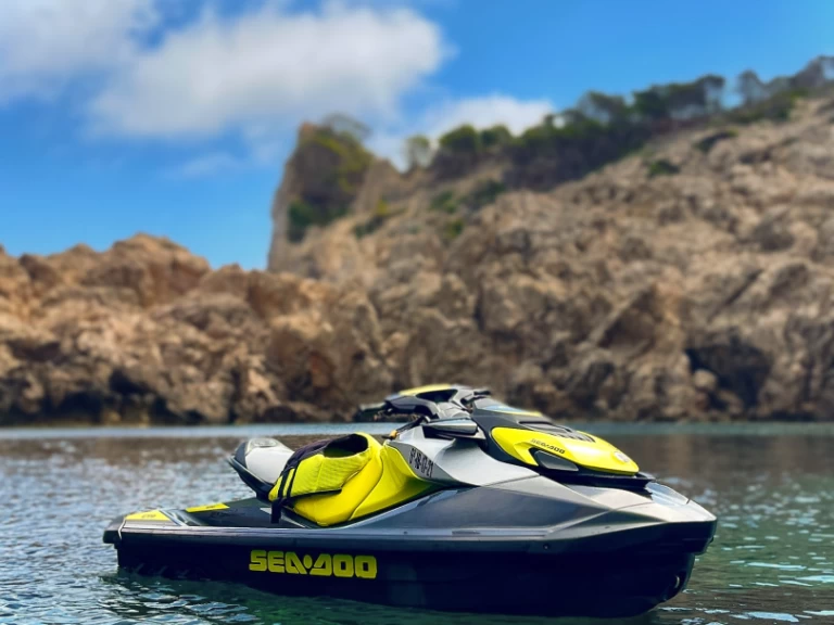 Yacht charter Cala Bona - Sea-Doo SEADOO GTR 230 on SamBoat
