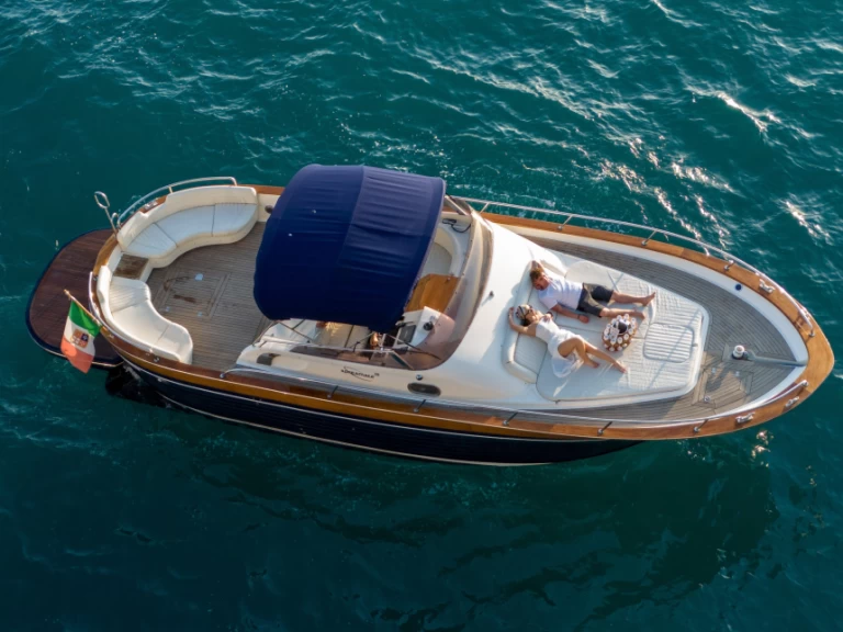 Motorboat to hire Sorrento at the best price