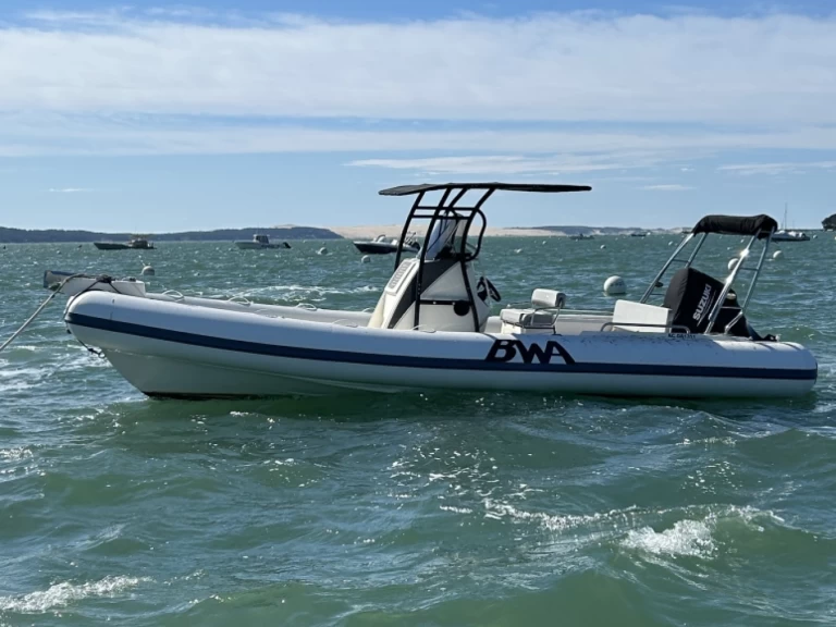 Hire RIB Bwa with a boat licence