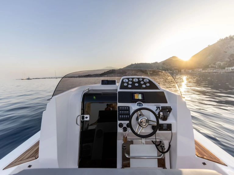 Hire a Stilmar Stilmar 35 Cabin Taormina