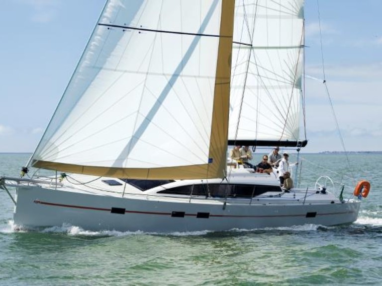 RM RM 1260 charter bareboat or skippered in  La Rochelle