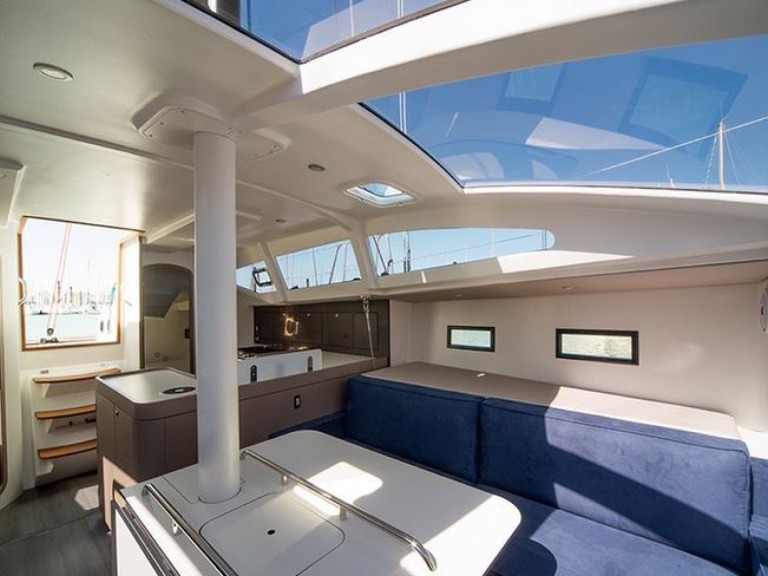 Hire a RM RM 1260 La Rochelle