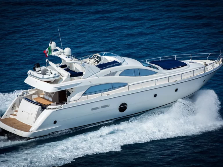 Luxury Yacht to hire Taormina at the best price
