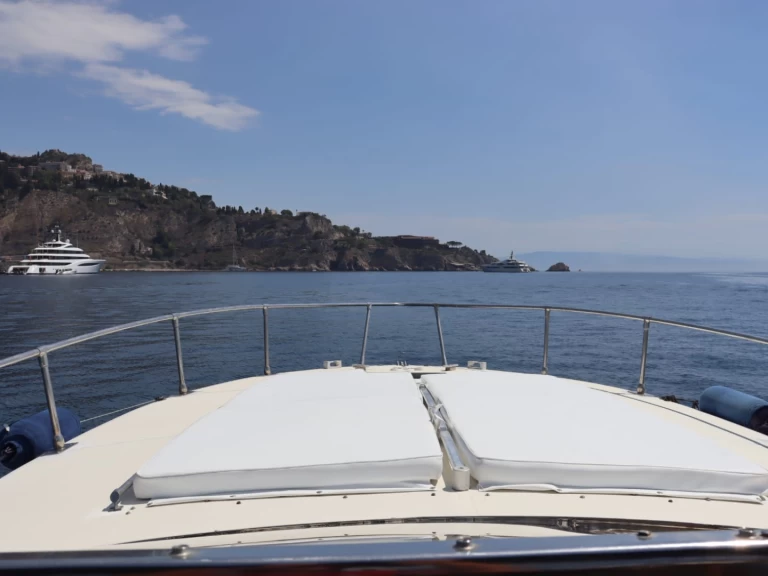 Yacht charter Taormina - Shuttle Shuttle 43 on SamBoat
