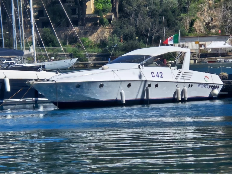 Yacht charter Porto Rotondo - Tecnomarine C 42 on SamBoat