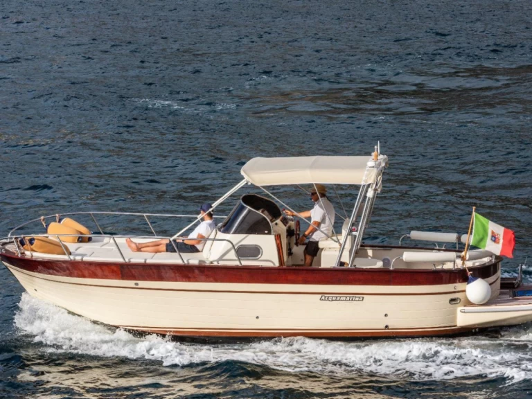 Yacht charter Sorrento - Acquamarina 9 Open on SamBoat