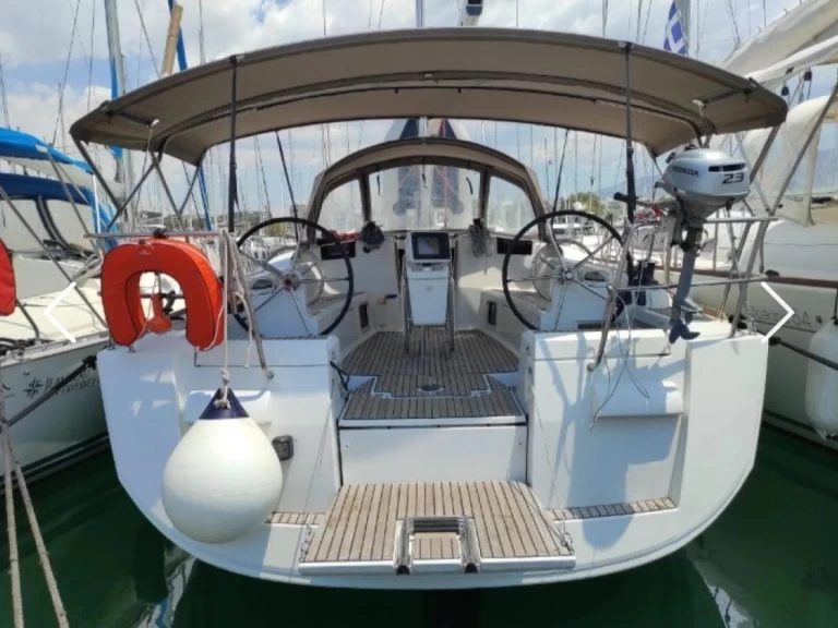 Yacht charter Ponza - Jeanneau Sun Odyssey 439 on SamBoat