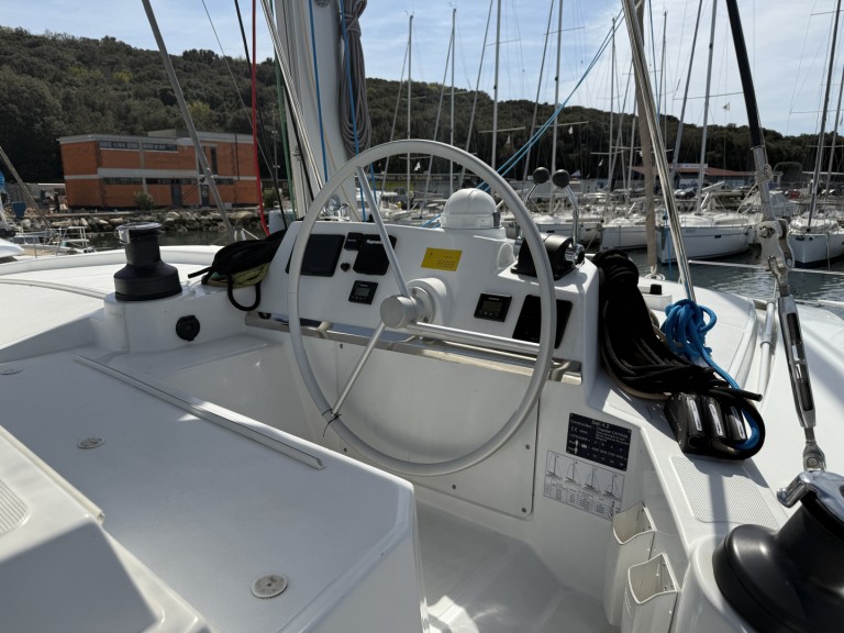 Yacht hire Pula cheap Bali 4.2