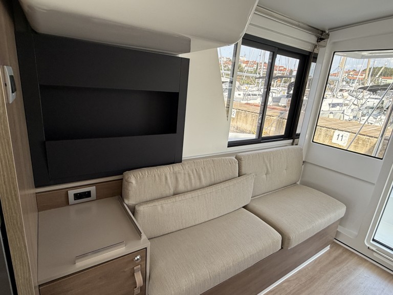 Bali Bali 4.2 charter bareboat or skippered in  Pula