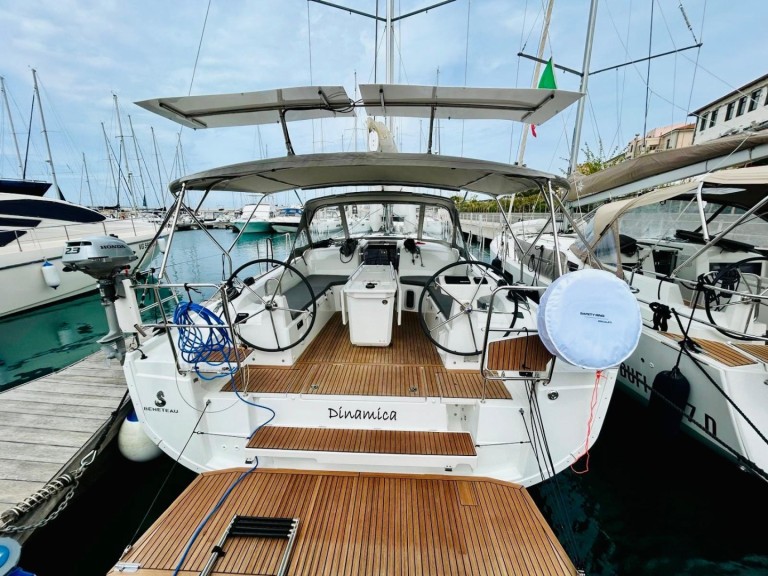 Yacht charter San Vincenzo - Bénéteau Oceanis 40.1 on SamBoat