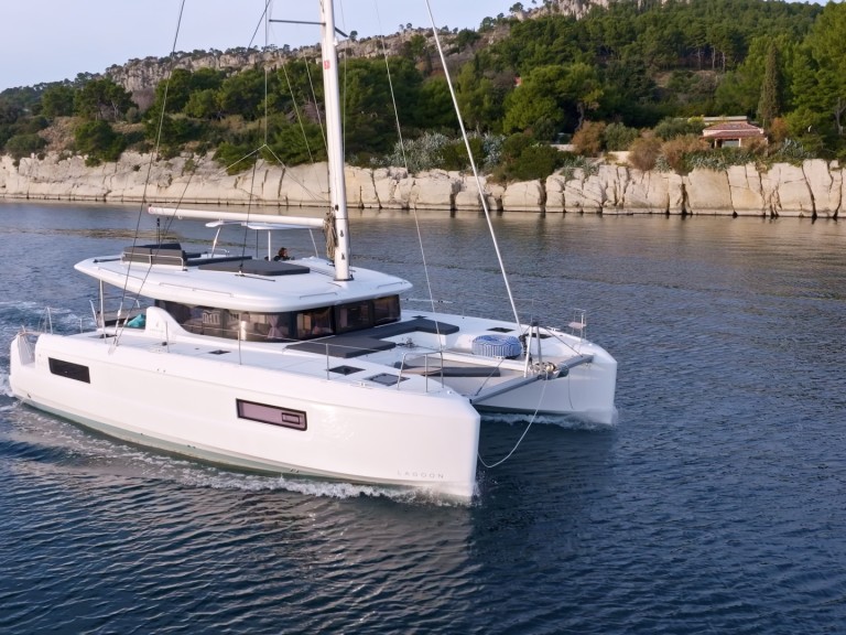 Yacht hire Split cheap Lagoon 43