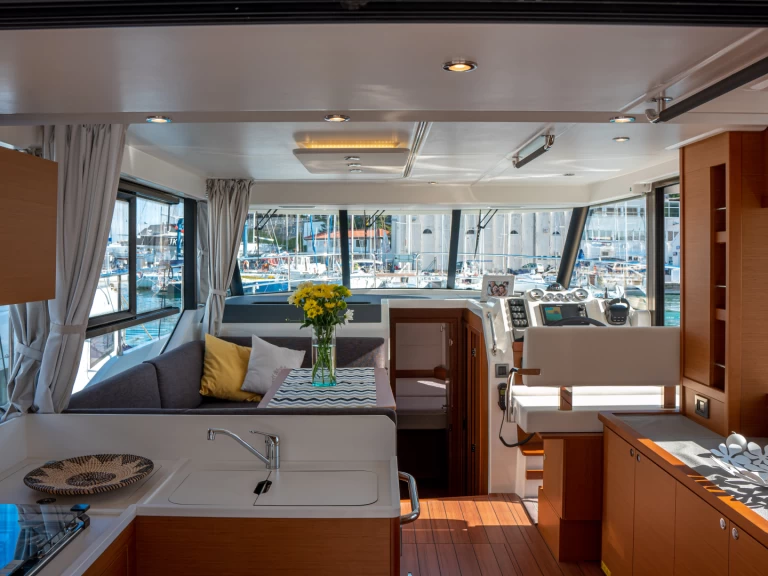 Motorboat hire in Split - Bénéteau Swift Trawler 41