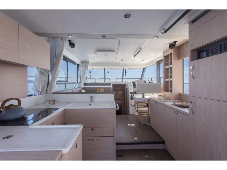 Motorboat to hire Split at the best price