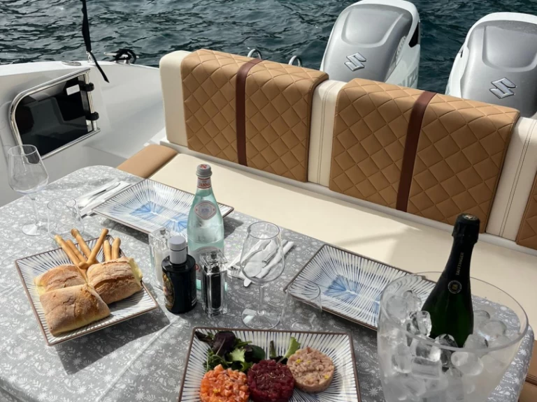 Motorboat hire in Taormina - Saver Saver 330 Walkaround