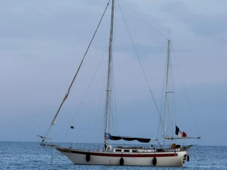 Yacht hire Cannes cheap Formosa