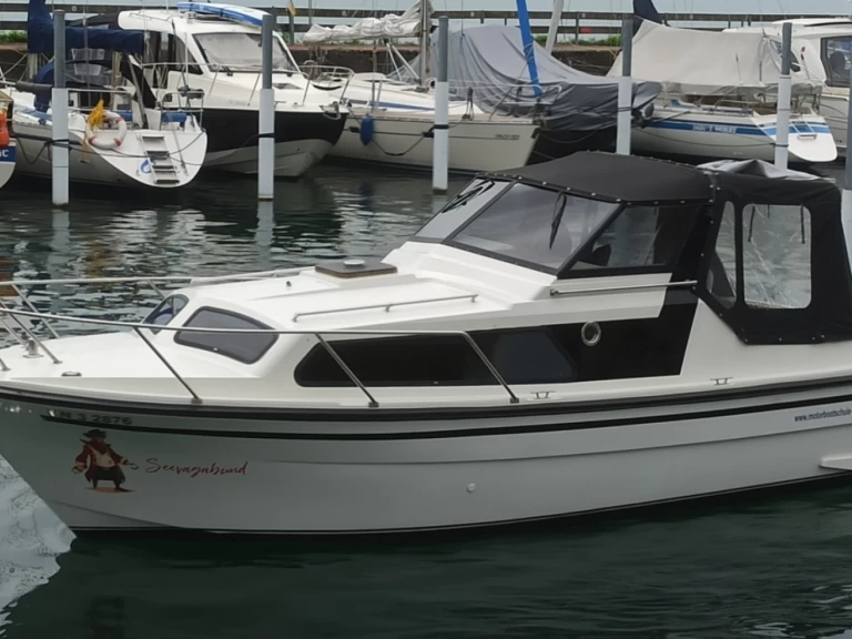 Hire Motorboat elna with a boat licence
