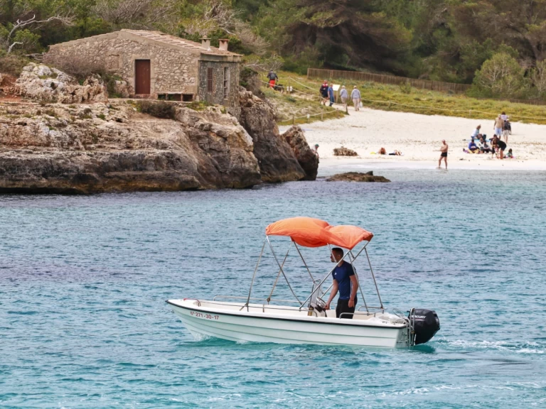 Hire a Tramontana 430 Portopetro