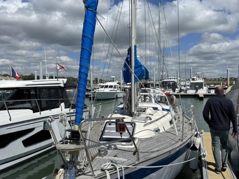 Yacht charter Arzon - Hallberg-Rassy Hallberg Rassy 36 on SamBoat