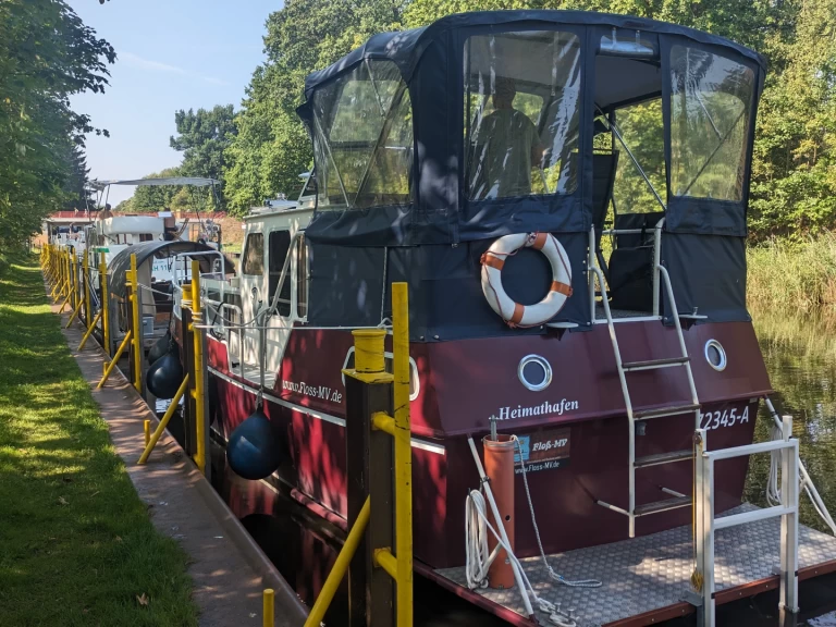 Canal boat hire in Neustrelitz - Termeer Yachting Rogger 850 AK
