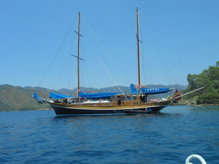 Luxury Yacht hire in Bodrum harbour - Gulet 1989