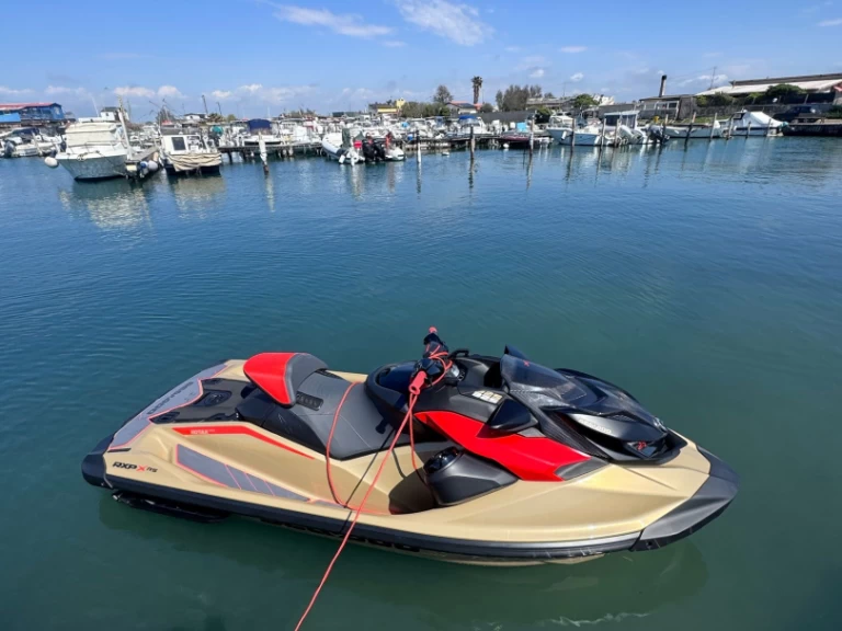 Jet ski to hire Cannigione at the best price