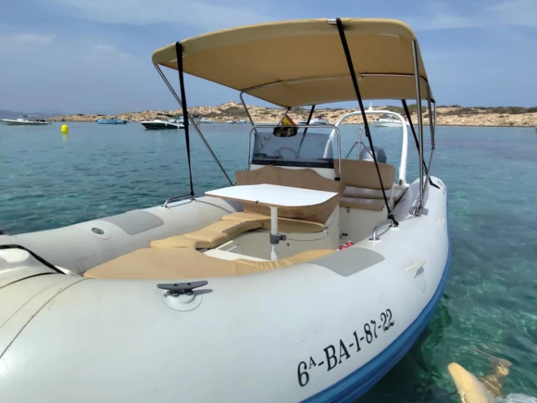 Yacht charter Sitges - Zodiac Medline 2  on SamBoat