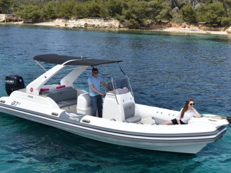 Hire a Black Manta B7 Juan-les-Pins