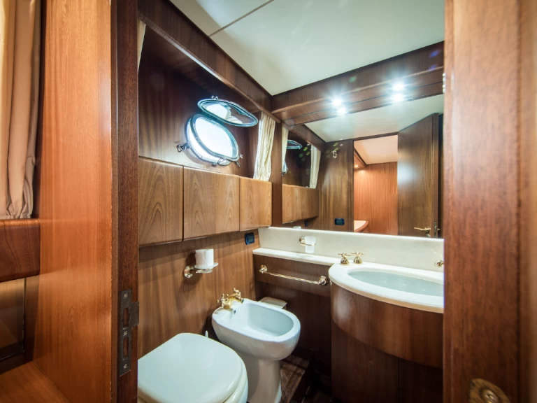 Yacht charter Port Camille Rayon - San Lorenzo San Lorenzo 72 on SamBoat