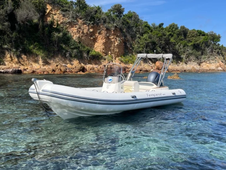 Hire a Capelli Tempest 650 Galéria