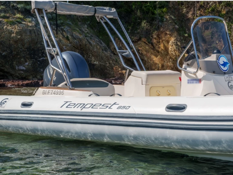 Yacht hire Galéria cheap Tempest 650