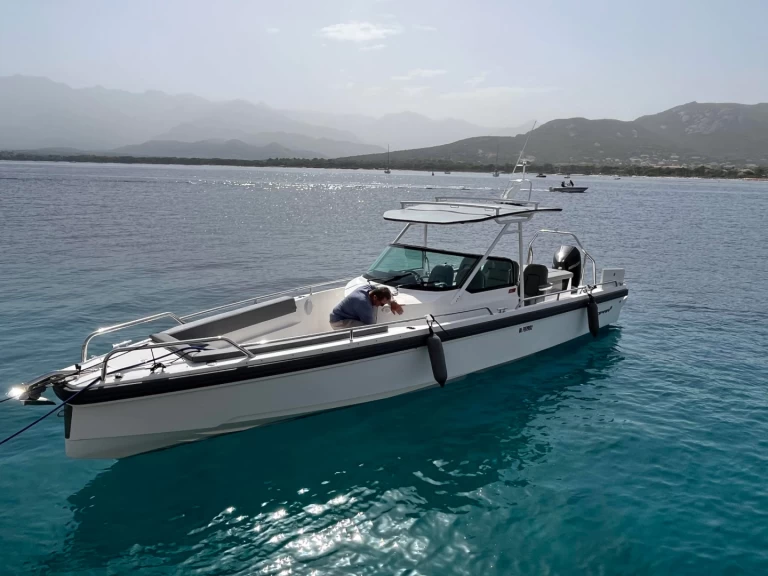 Motorboat hire in Galéria - Axopar 28 T-Top