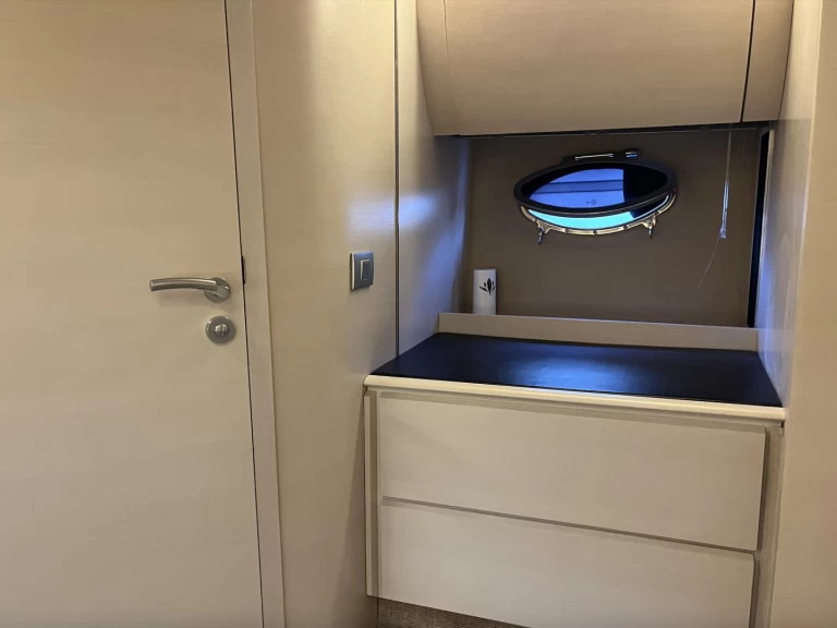 Motorboat hire in Palioúri - Azimut Atlantis 55