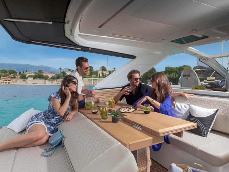 Hire Luxury Yacht with or without skipper Jeanneau Marina de Portimão