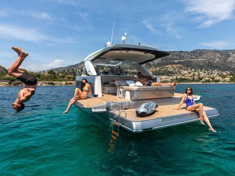 Charter a Jeanneau DB/43 in Marina de Portimão on Samboat