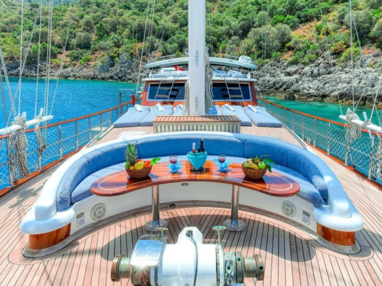 Hire Sailboat Custom Made with a boat licence