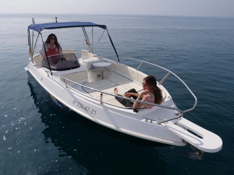 Hire Motorboat Marinello with a boat licence