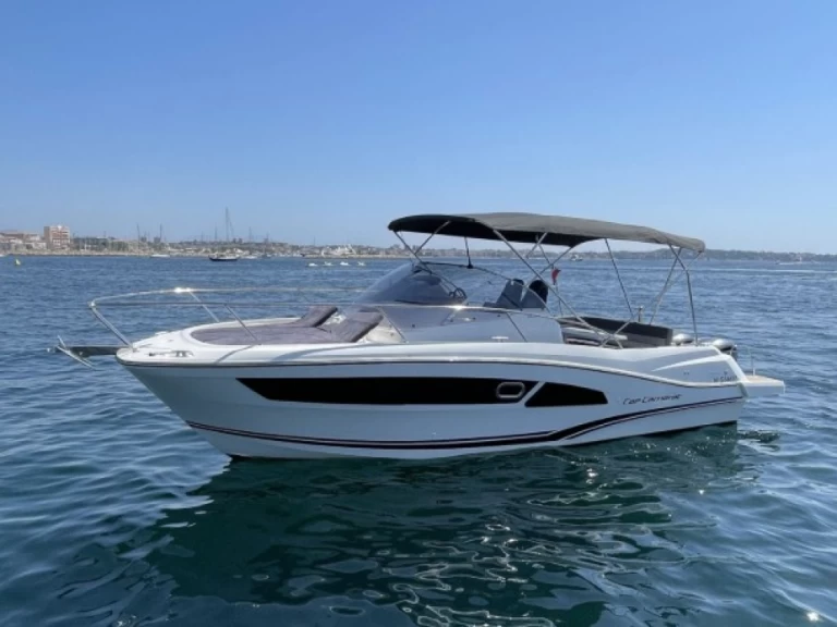 Hire a Jeanneau Cap Camarat 9.0 WA Juan-les-Pins