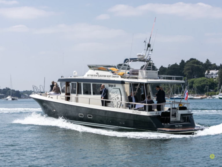 Yacht hire Vannes cheap TARGA 42
