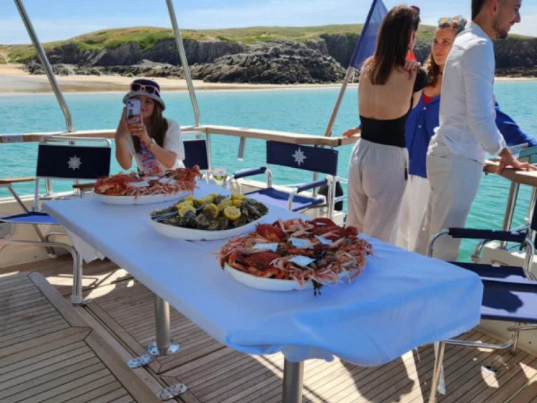 Hire Motorboat with or without skipper Targa Vannes