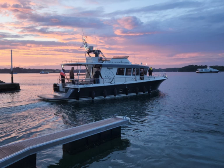 Hire a Targa TARGA 42 Vannes