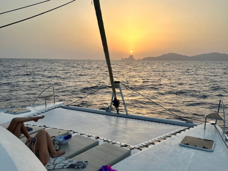 Catamaran hire in Ibiza Town - Fountaine Pajot Helia 44